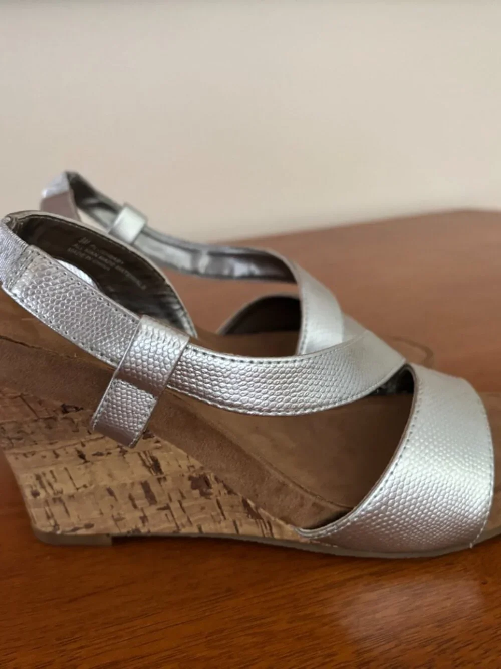 Aerosoles Wedge Women Strappy Sandal Size 9 Silver Metallic Pewter Cork NEW